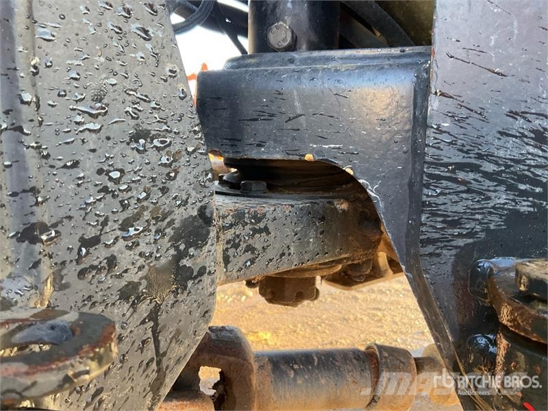 JCB 3T 4x4 Swivel Dumper Mini pašizgāzēji