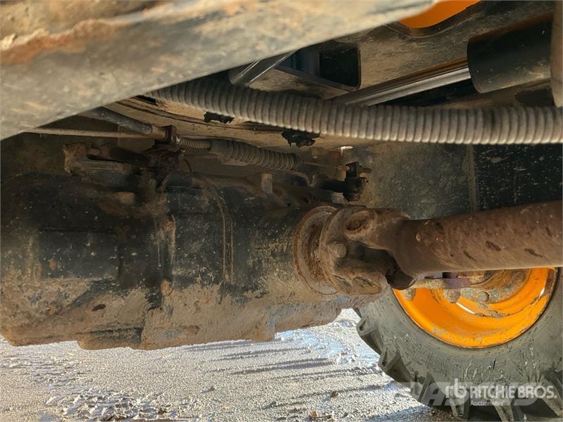 JCB 3T 4x4 Swivel Dumper Mini pašizgāzēji