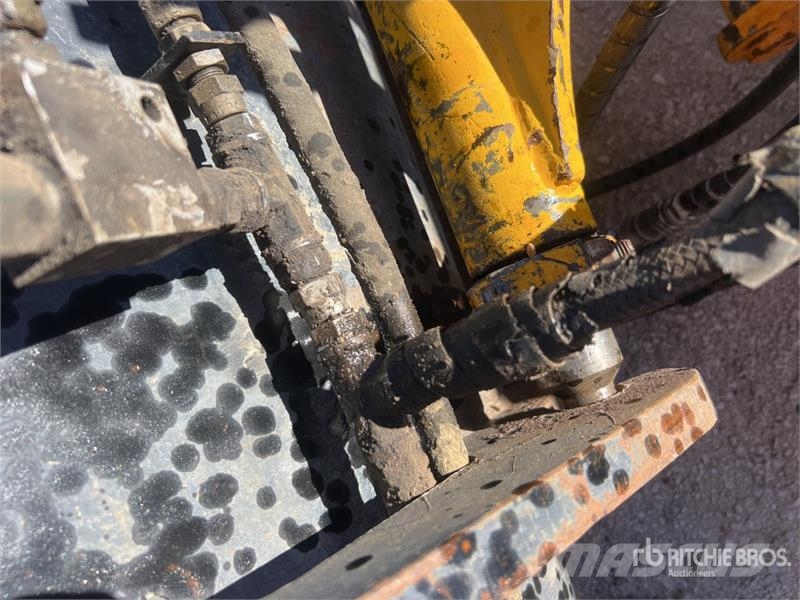 JCB 406 Pale gommate