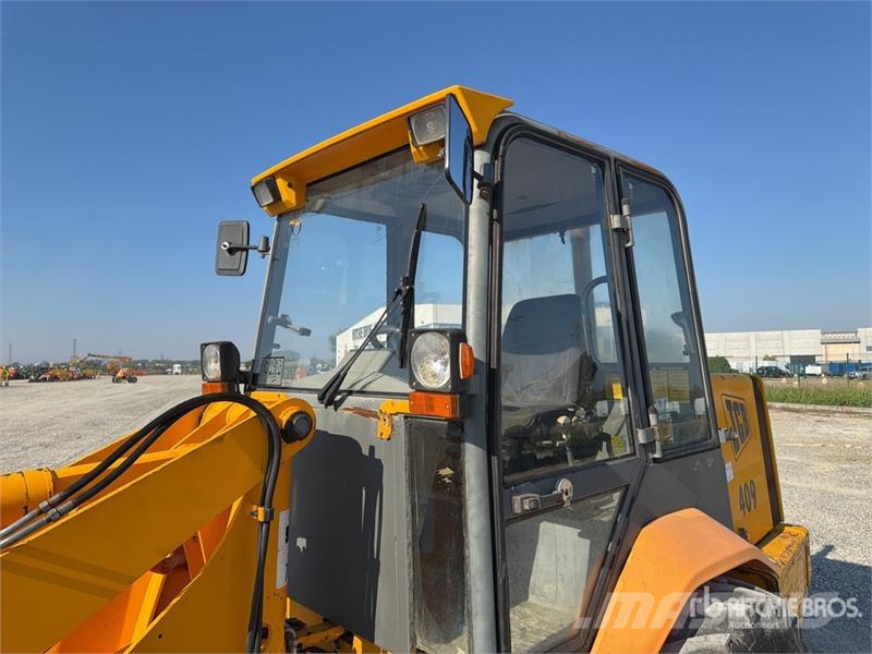 JCB 409 Chargeuse sur pneus