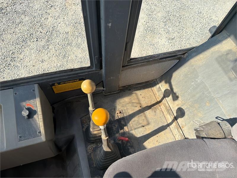 JCB 409 Chargeuse sur pneus
