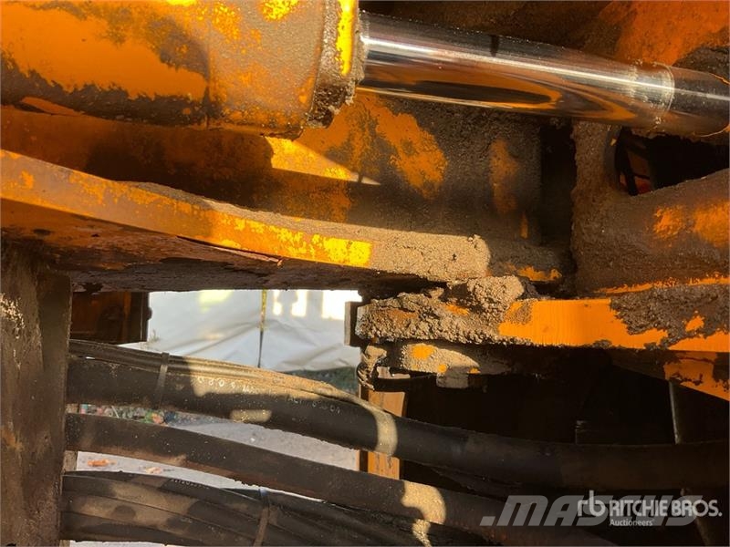 JCB 411 Wheel Loader Gumikerekes homlokrakodók