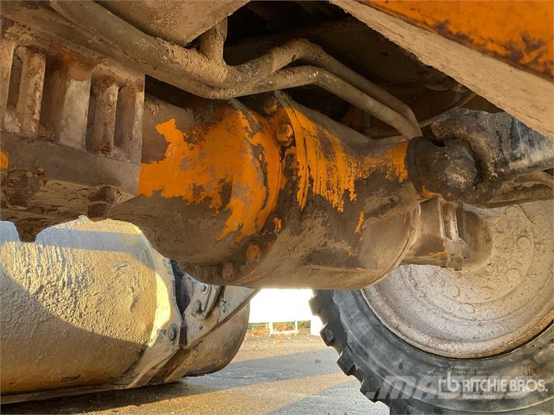 JCB 411 Wheel Loader Gumikerekes homlokrakodók