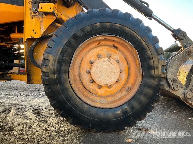 JCB 411 Wheel Loader Gumikerekes homlokrakodók