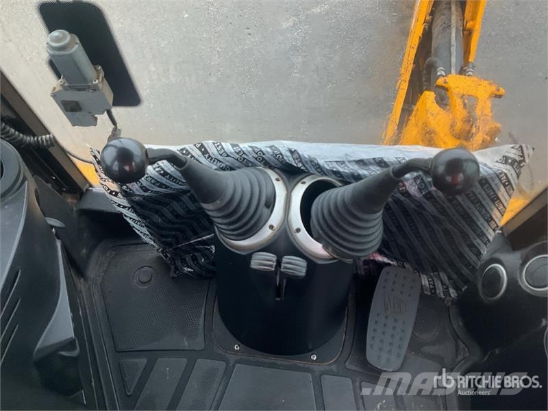 JCB 4CX Rovokopači