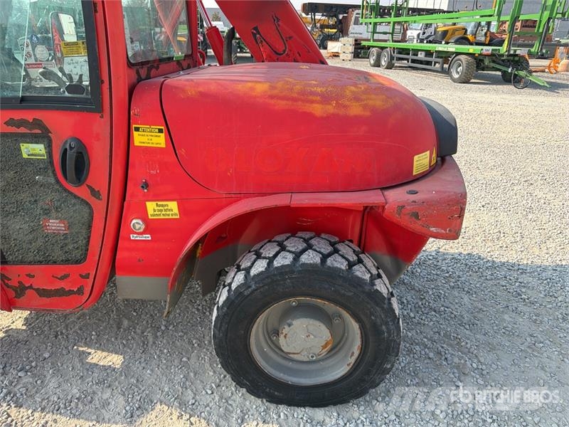 JCB 520-40C Telehandler Teleskopiskie manipulatori
