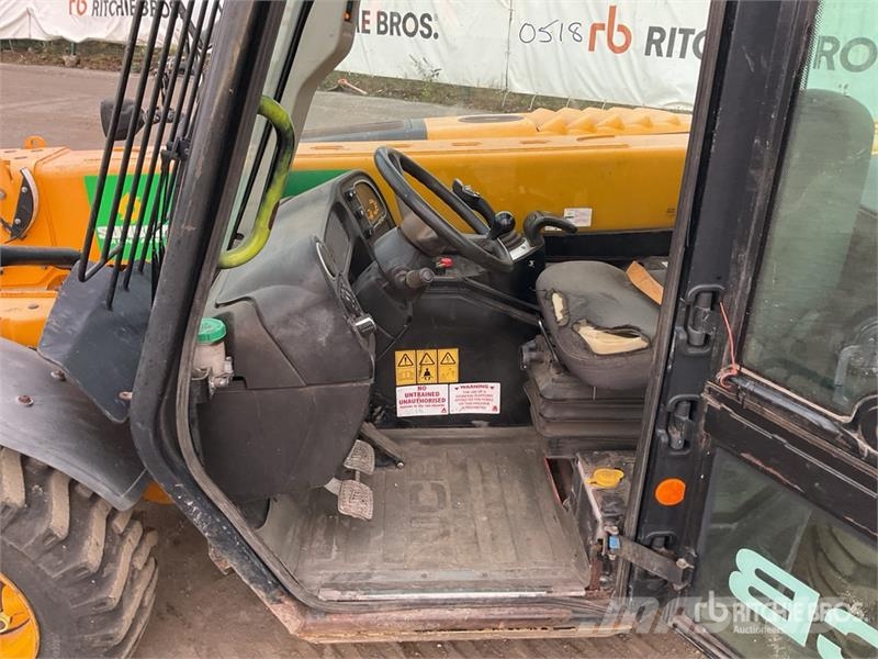 JCB 525-60 伸缩臂叉装车|叉装车