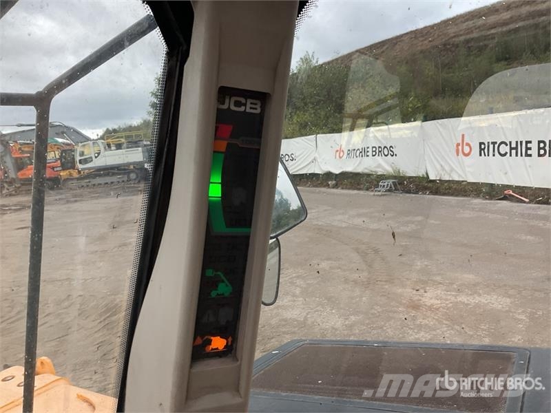 JCB 525-60 伸缩臂叉装车|叉装车