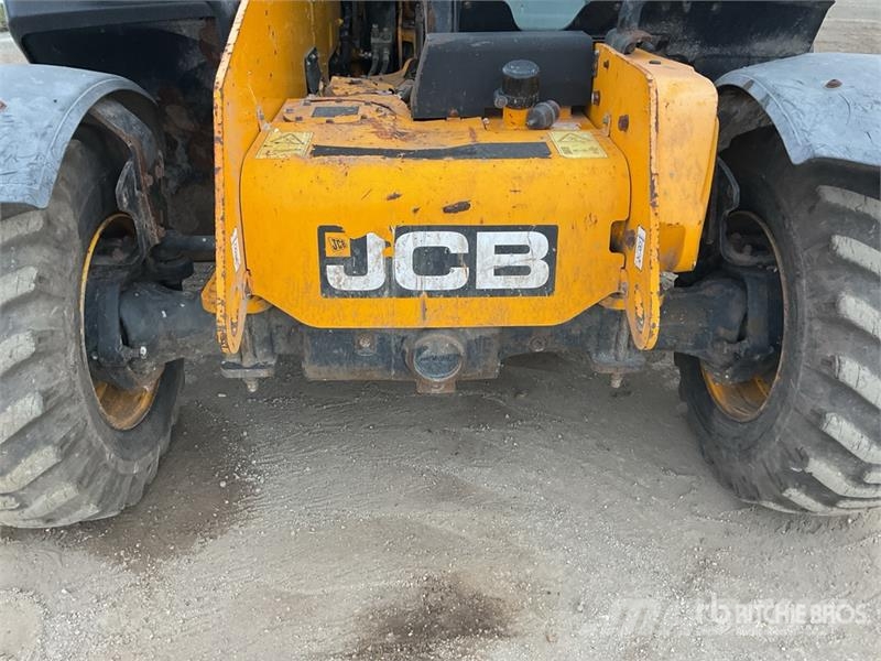 JCB 525-60 伸缩臂叉装车|叉装车