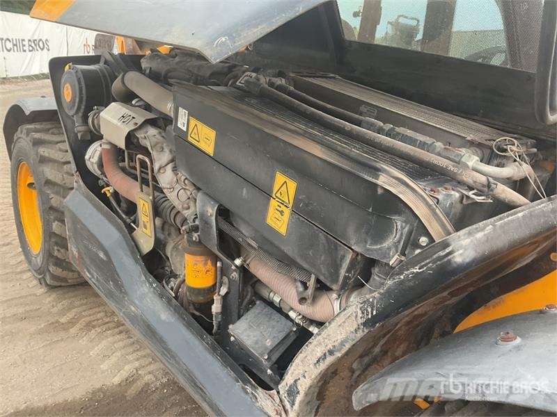 JCB 525-60 伸缩臂叉装车|叉装车