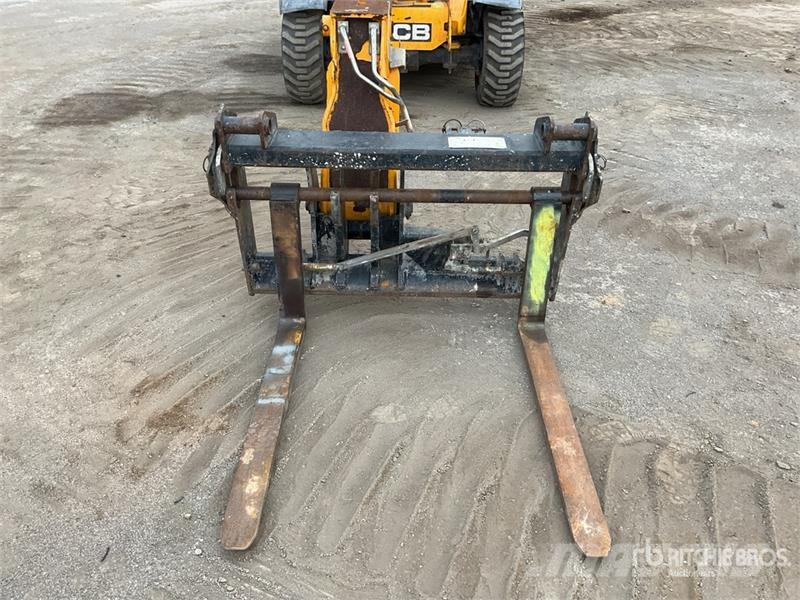JCB 525-60 伸缩臂叉装车|叉装车