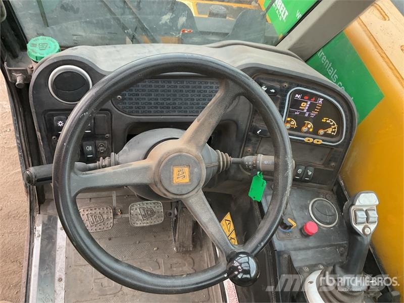 JCB 525-60 伸缩臂叉装车|叉装车