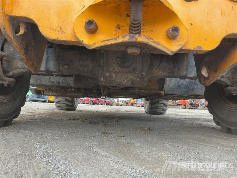 JCB 525-60 伸缩臂叉装车|叉装车