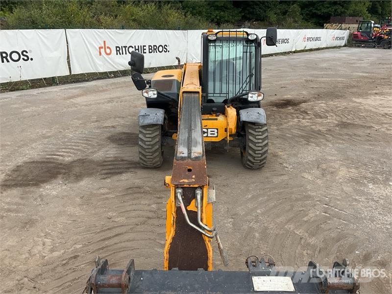 JCB 525-60 伸缩臂叉装车|叉装车