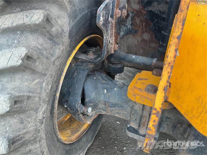 JCB 525-60 伸缩臂叉装车|叉装车
