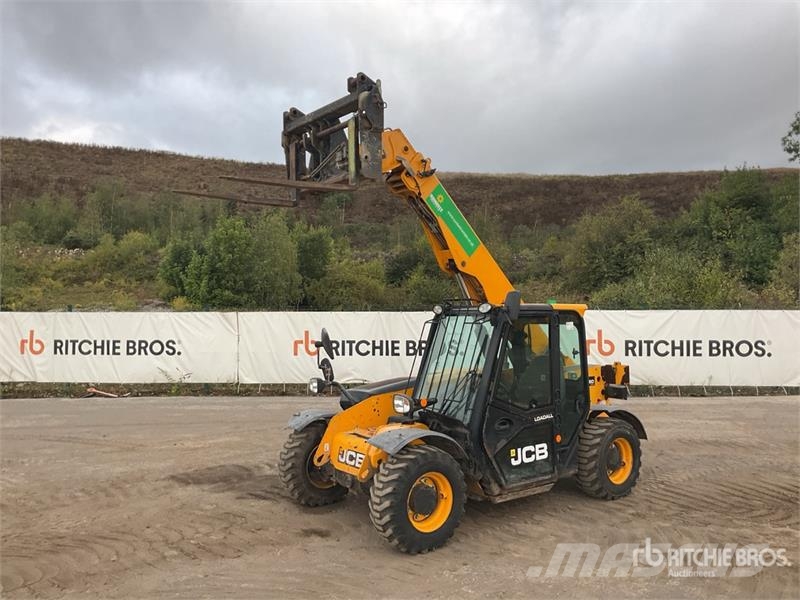 JCB 525-60 伸缩臂叉装车|叉装车