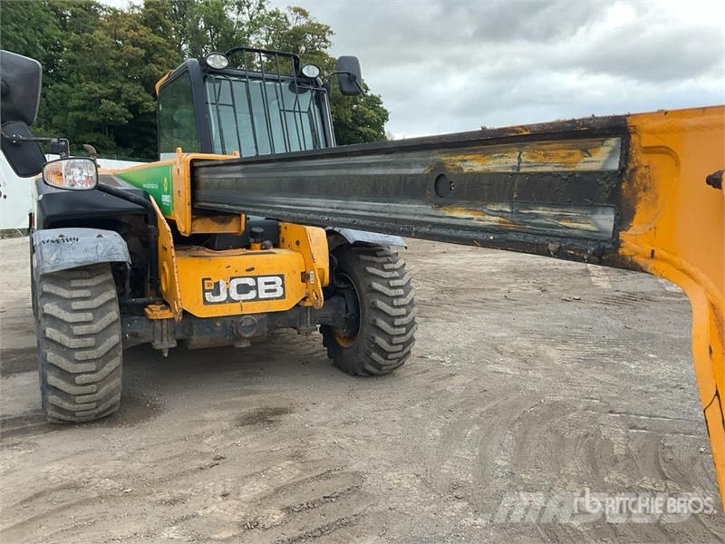 JCB 525-60 伸缩臂叉装车|叉装车