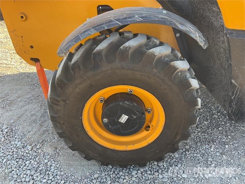 JCB 530-70 伸縮臂操作車