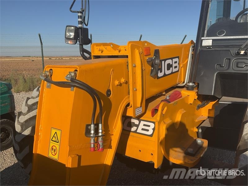 JCB 530-70 伸縮臂操作車