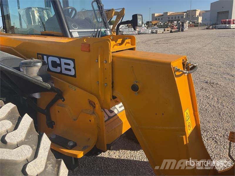 JCB 530-70 伸縮臂操作車
