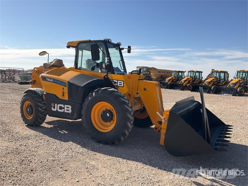 JCB 530-70 伸縮臂操作車