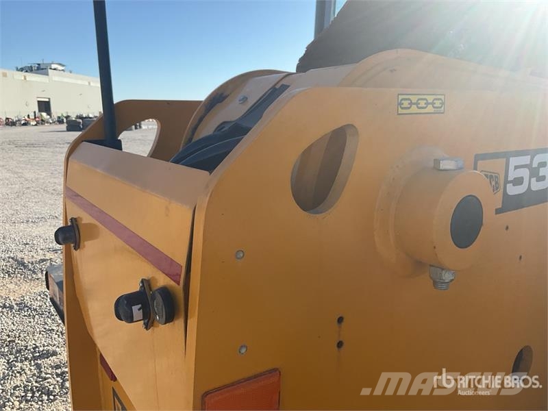 JCB 530-70 伸縮臂操作車