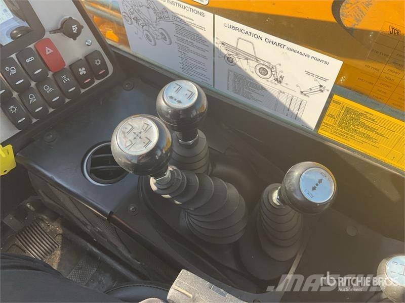 JCB 530-70 伸縮臂操作車
