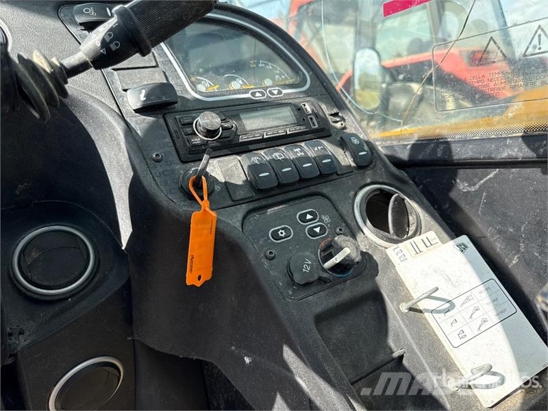 JCB 531-70 مناولات متداخلة