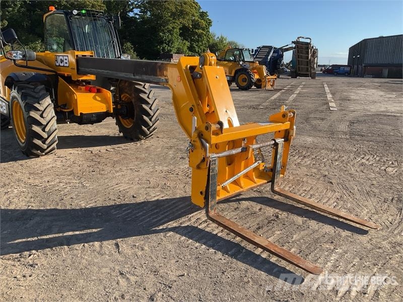 JCB 531-70 テレスコーピックハンドラー