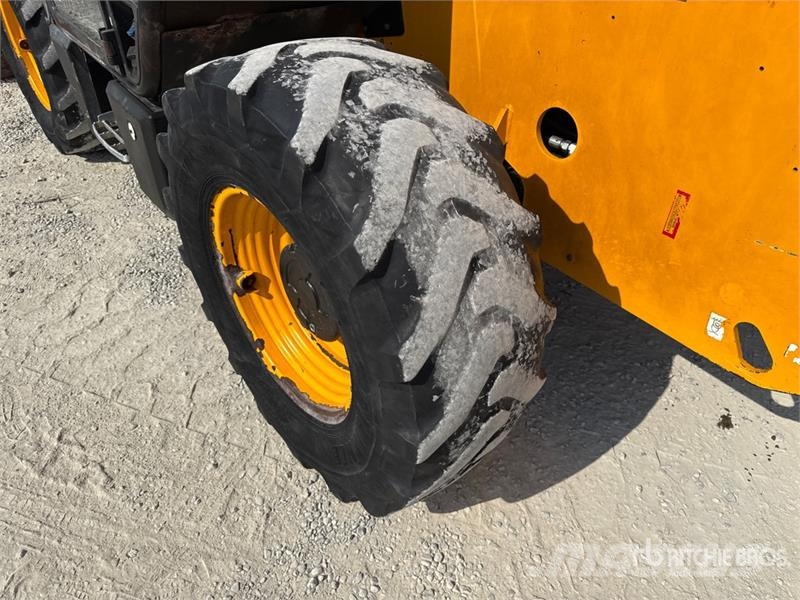 JCB 531-70 مناولات متداخلة