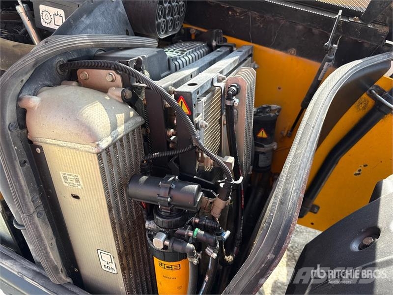 JCB 531-70 مناولات متداخلة