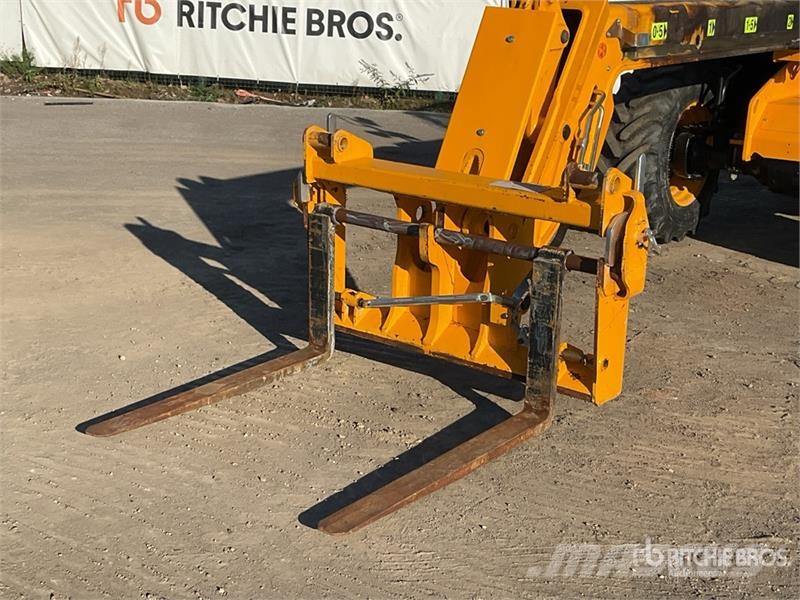 JCB 531-70 テレスコーピックハンドラー