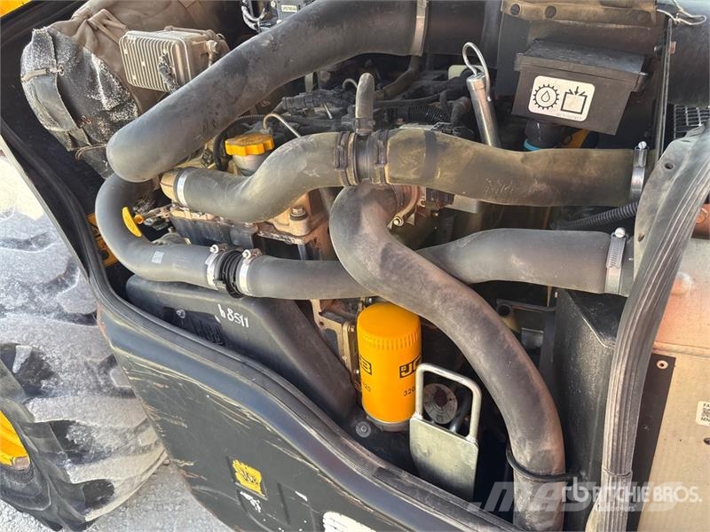 JCB 531-70 مناولات متداخلة