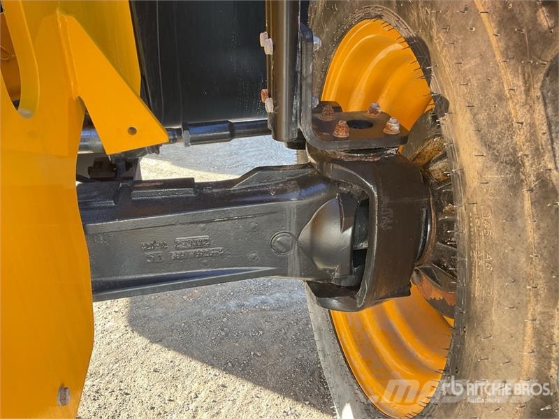 JCB 531-70 テレスコーピックハンドラー