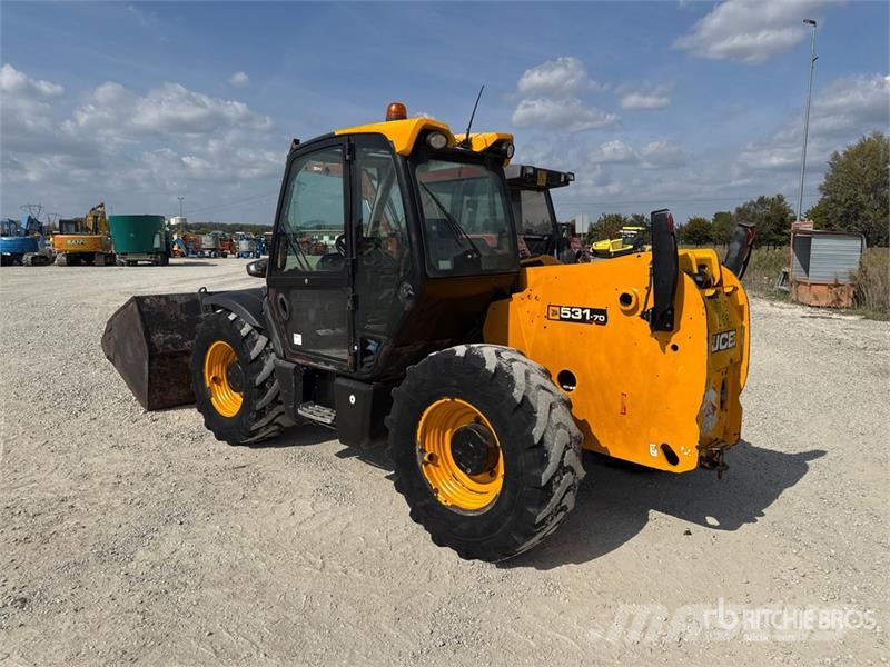 JCB 531-70 مناولات متداخلة