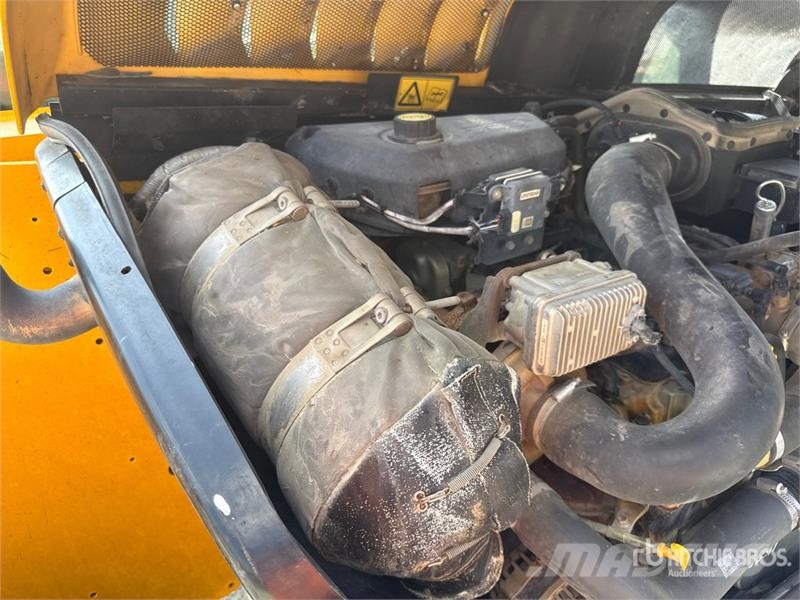 JCB 531-70 مناولات متداخلة