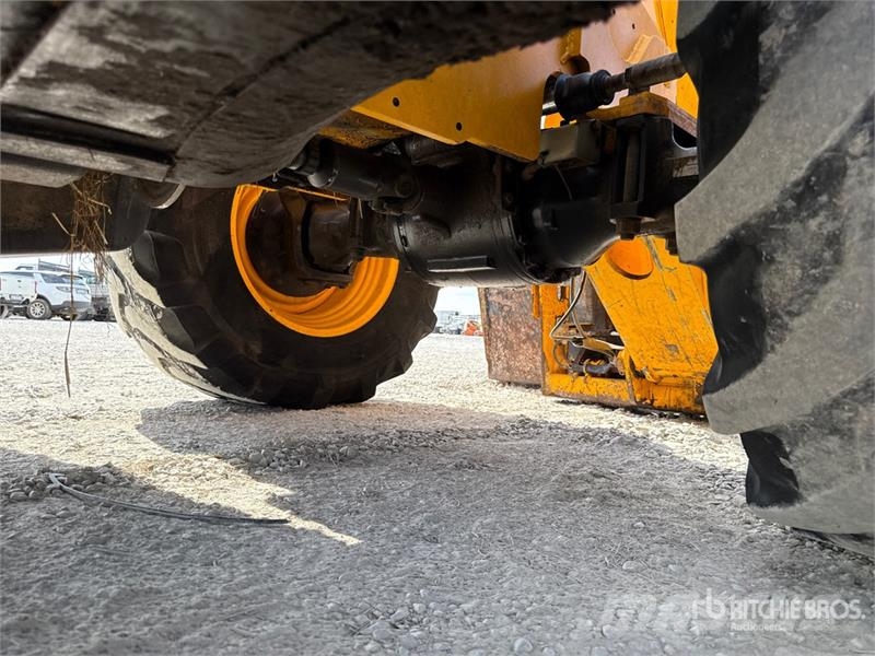 JCB 531-70 مناولات متداخلة