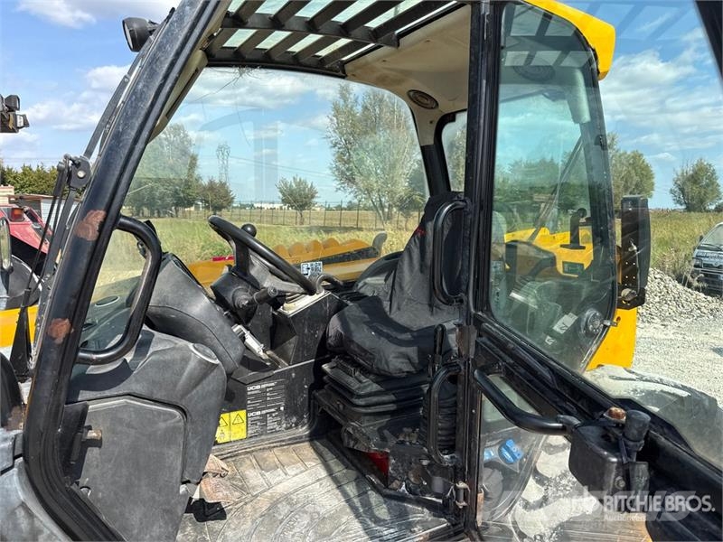 JCB 531-70 مناولات متداخلة