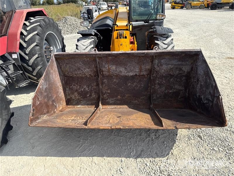 JCB 531-70 مناولات متداخلة