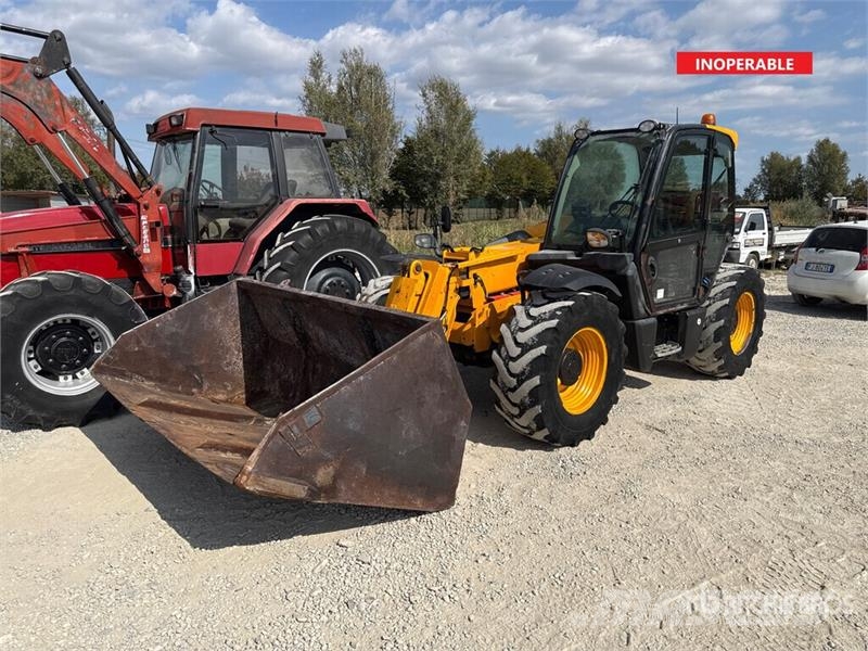 JCB 531-70 مناولات متداخلة