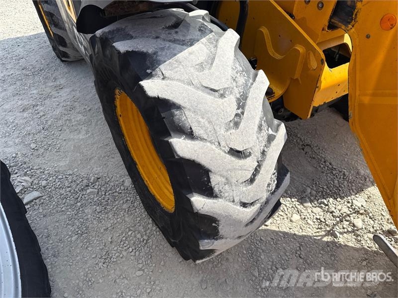 JCB 531-70 مناولات متداخلة