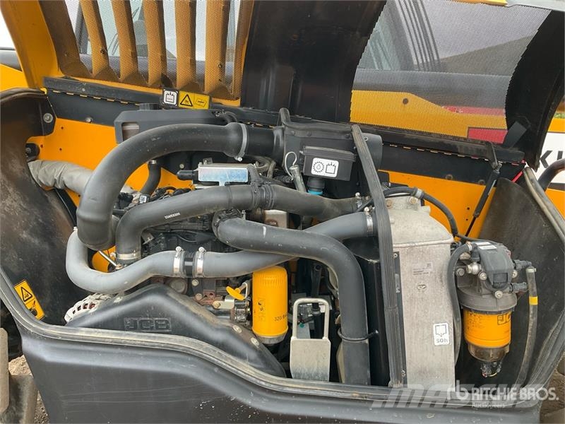JCB 535-125 مناولات متداخلة