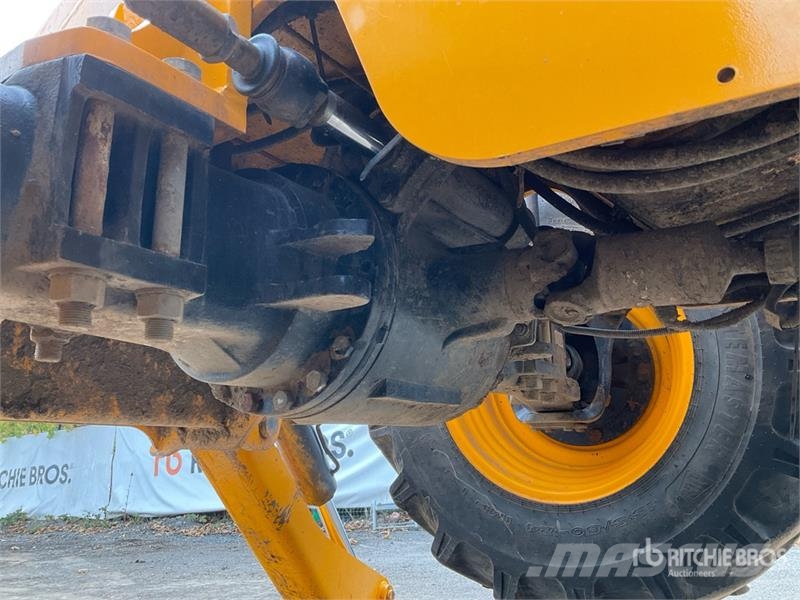 JCB 535-125 مناولات متداخلة