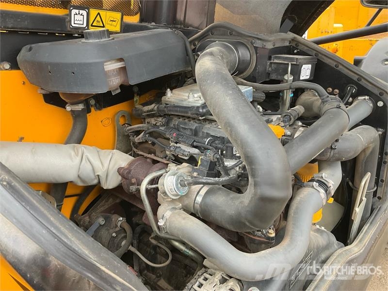 JCB 535-125 مناولات متداخلة