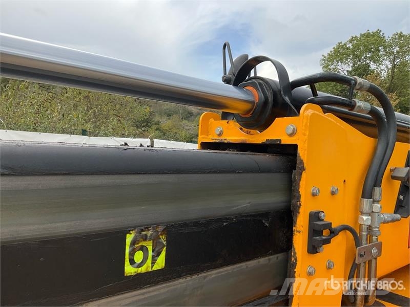 JCB 535-125 مناولات متداخلة