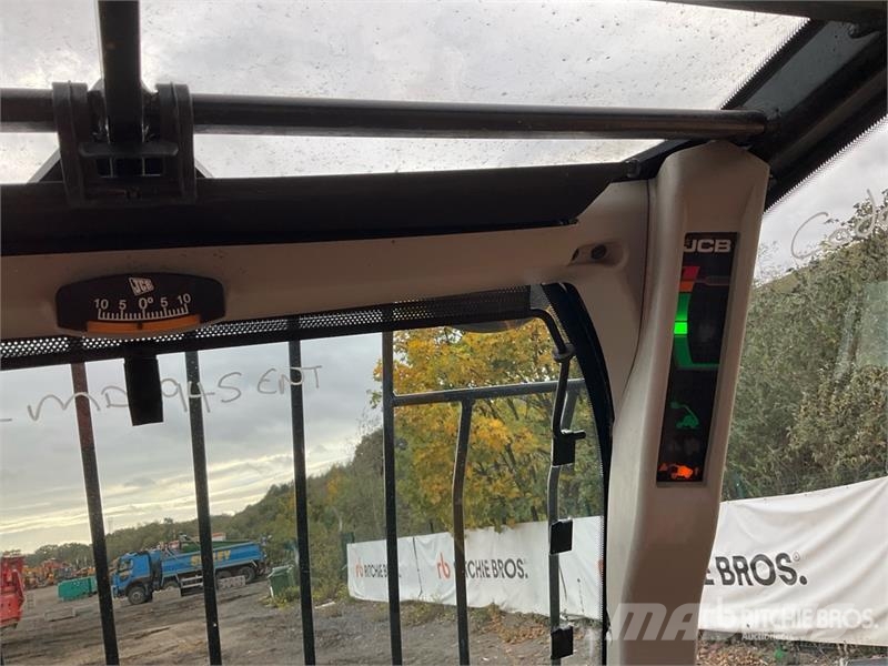 JCB 535-125 مناولات متداخلة