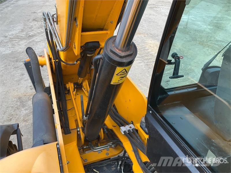 JCB 535-125 مناولات متداخلة