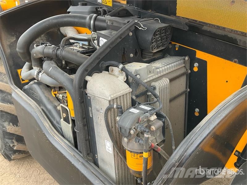 JCB 535-125 مناولات متداخلة