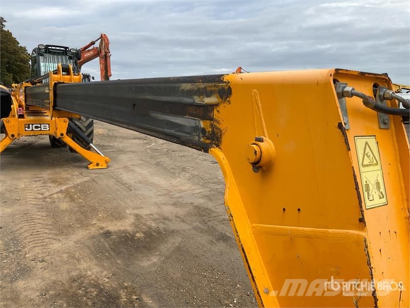 JCB 535-125 مناولات متداخلة