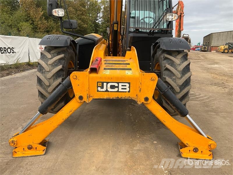 JCB 535-125 مناولات متداخلة